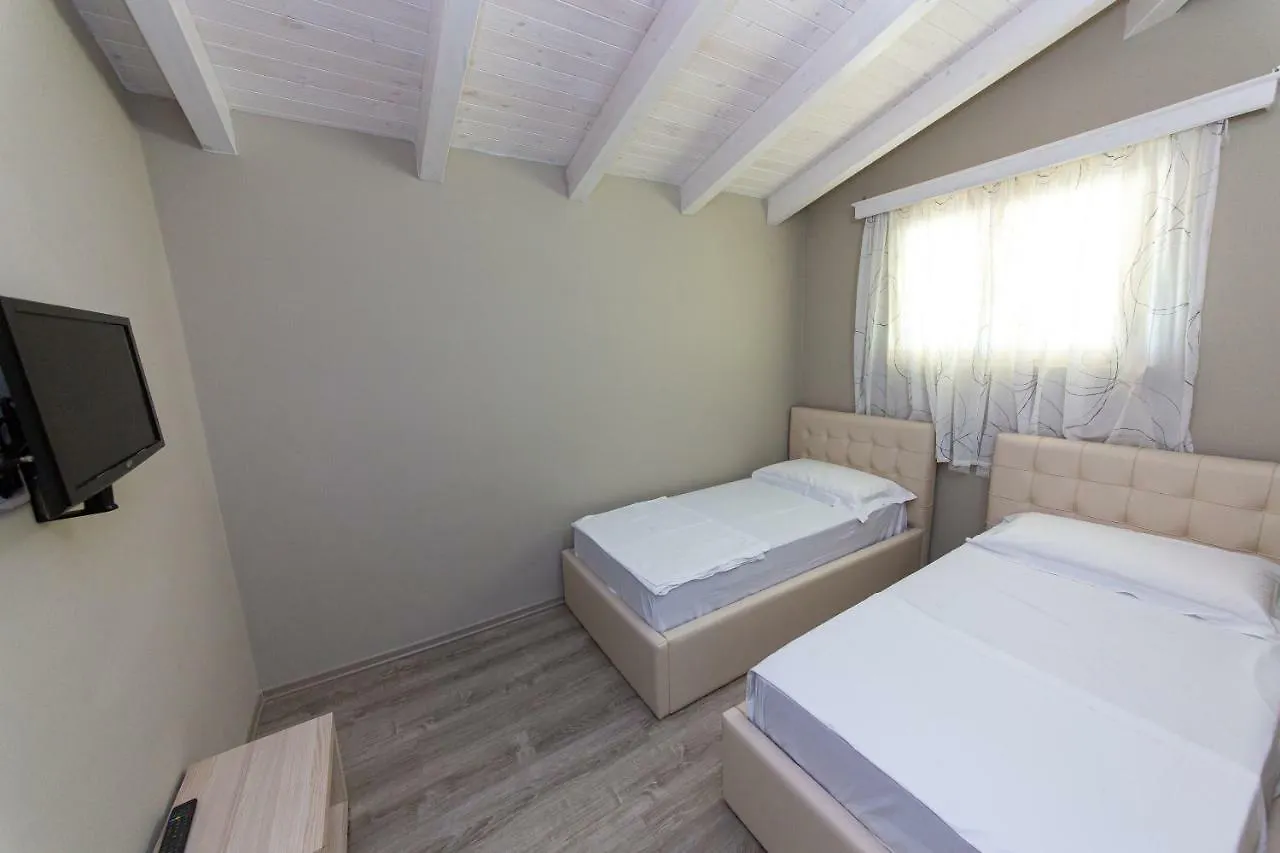 Hotel Roi Radhimë Albania